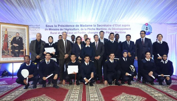 أكادير.. كاتبة الدولة في الصيد البحري ووالي جهة ماسة يترأسان حفل تخرج طلبة المعهد العالي للصيد البحري