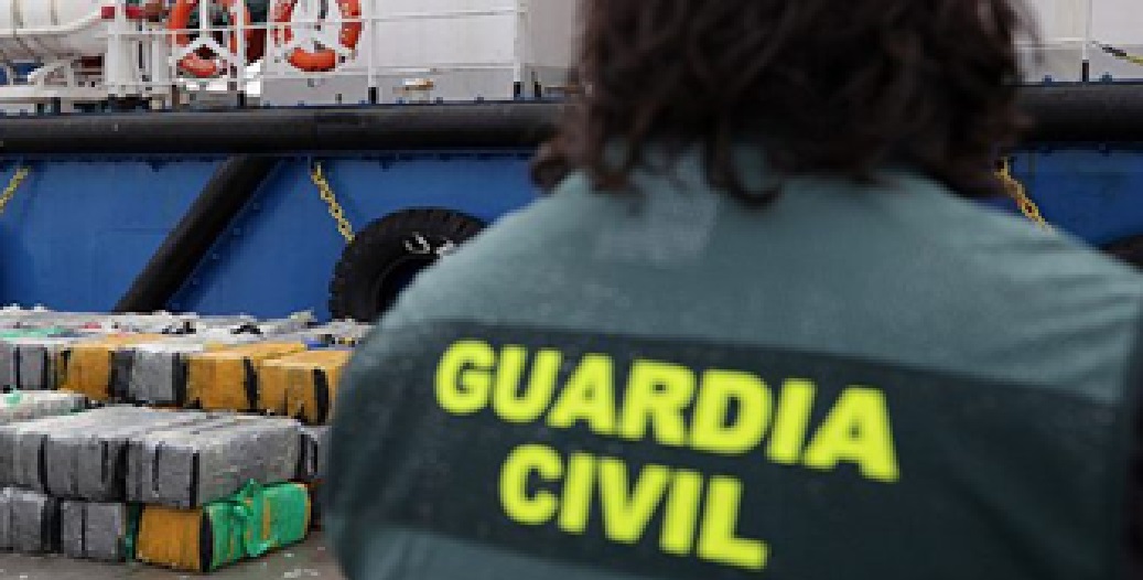 حجز أزيد من طنين من مخدر الحشيش قرب تينيريفي بفضل معلومات وفرتها المديرية العامة لمراقبة التراب الوطني حجز أزيد من طنين من مخدر الحشيش قرب تينيريفي بفضل معلومات وفرتها المديرية العامة لمراقبة التراب الوطني