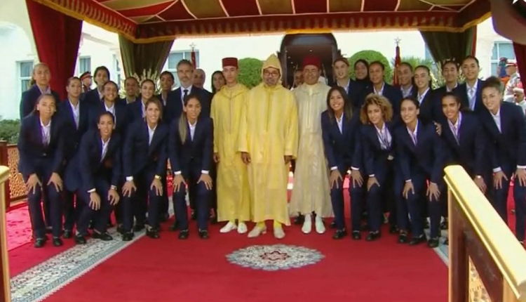 الفريق النسوي