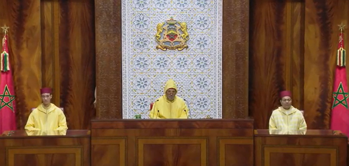 جلالة الملك في خطابه امام البرلمان: التحول الكبير على مستوى التنمية الترابية يتطلب تغييرا ملموسا في العقليات وطريقة العمل 4 %D8%AC%D9%84%D8%A7%D9%84%D8%A9