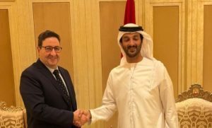 وزير النقل واللوجستيك، عبد الصمد قيوح و المدير العام للهيئة العامة للطيران المدني بالإمارات سيف محمد السويدي