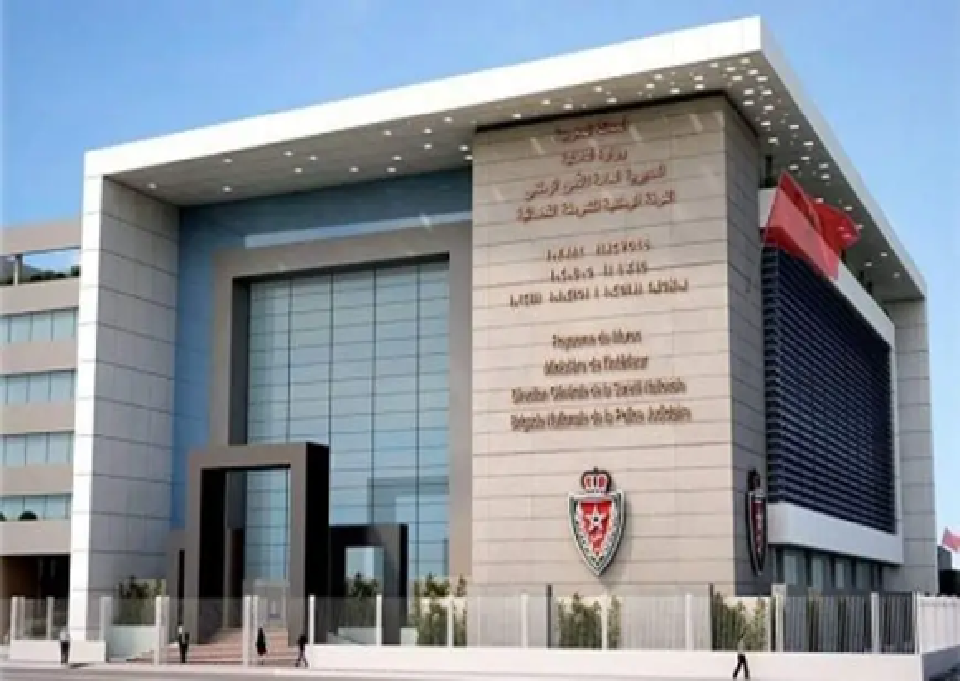 الدار البيضاء.. وفاة الشخص الذي حاول الانتحار عبر القفز من نافذة مكتب بمقر الفرقة الوطنية للشرطة القضائية الدار البيضاء.. وفاة الشخص الذي حاول الانتحار عبر القفز من نافذة مكتب بمقر الفرقة الوطنية للشرطة القضائية