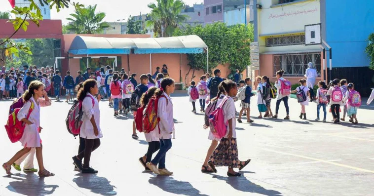 استئناف الدراسة بشكل حضوري بعدد من المؤسسات التعليمية بالقصر الكبير بعد تحسن الظروف المناخية استئناف الدراسة بشكل حضوري بعدد من المؤسسات التعليمية بالقصر الكبير بعد تحسن الظروف المناخية