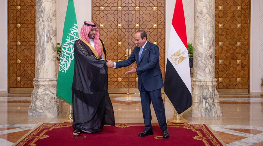 ولي العهد السعودي يبحث مع الرئيس المصري تداعيات التصعيد العسكري في المنطقة ولي العهد السعودي يبحث مع الرئيس المصري تداعيات التصعيد العسكري في المنطقة