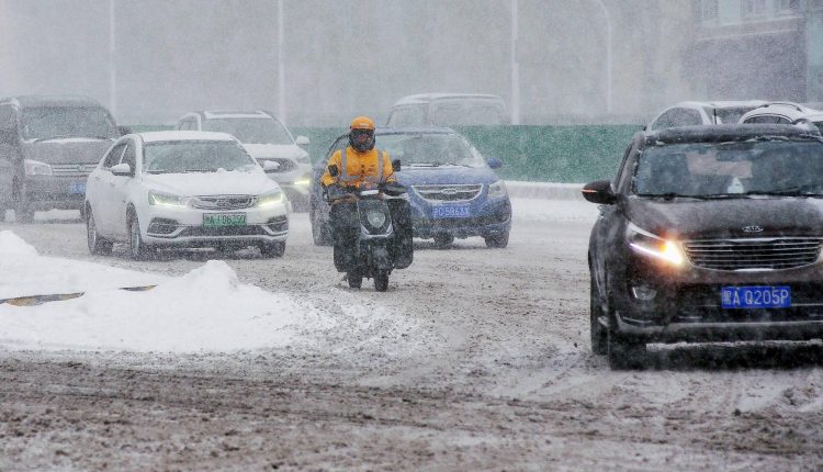 CHINA-WEATHER-SNOWFALL