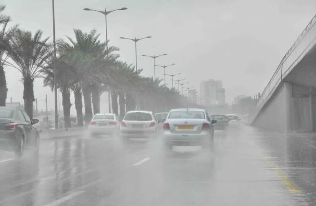 زخات رعدية مصحوبة بتساقط البرد وهبات رياح اليوم الأحد بعدد من مناطق المملكة زخات رعدية مصحوبة بتساقط البرد وهبات رياح اليوم الأحد بعدد من مناطق المملكة